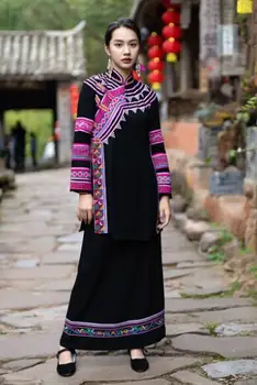 A nők Lahu Emberek Hímzés Etnikai Stílusú, Tiszta Ágynemű Közepes Blúz, Hosszú Ruha Yunnan, Kína