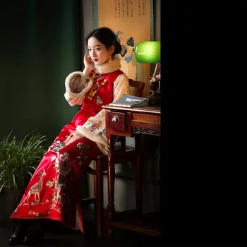 Téli Kínai Hagyományos Pamut Szőrme Gallér Szarvas Nyomtatott Meleg Cheongsam Nők Luxus Keleti Vörös Esküvői Estélyi Ruha Qipao